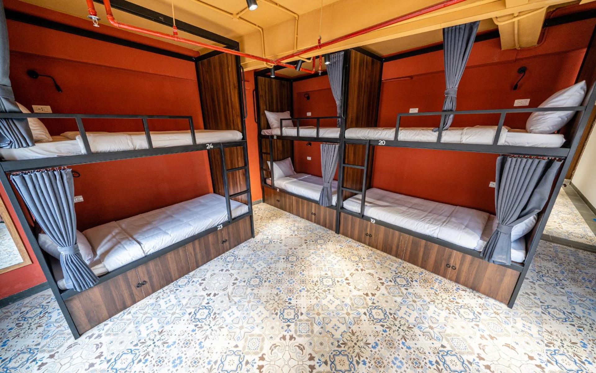 Mad Monkey Hanoi Hostel Екстериор снимка