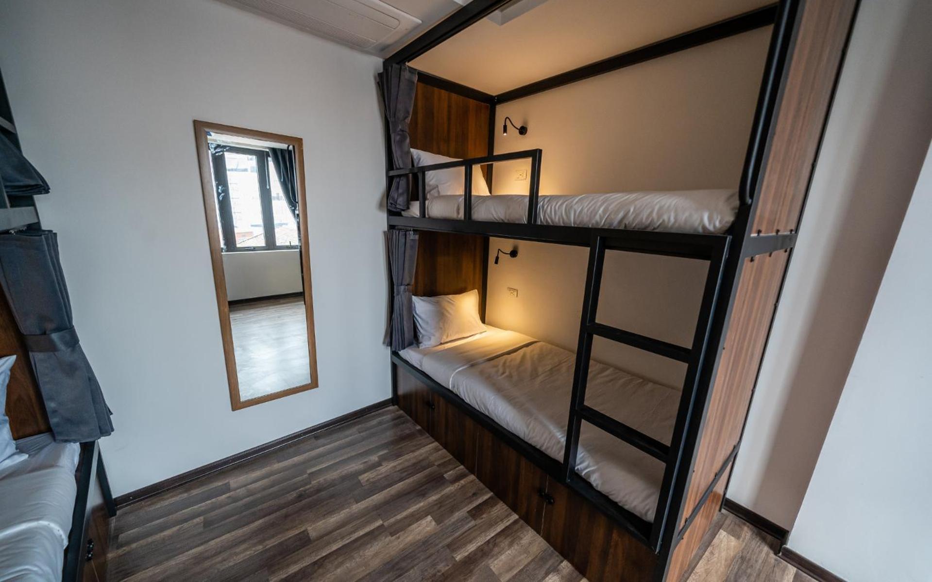 Mad Monkey Hanoi Hostel Екстериор снимка
