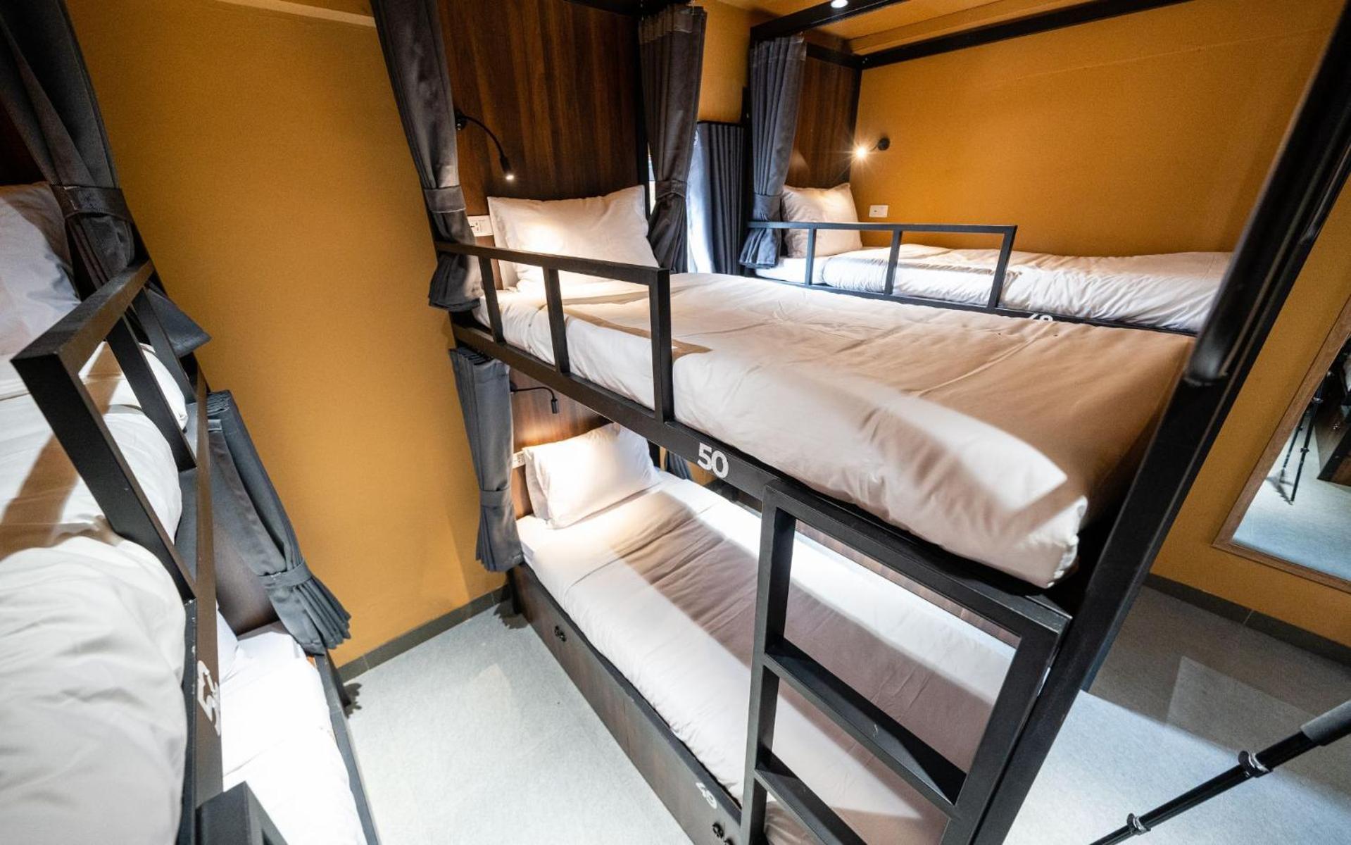 Mad Monkey Hanoi Hostel Екстериор снимка